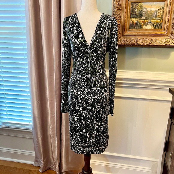 NWOT Tory Burch Anne Sophie V-Neck Midi Dress Silk Knit Size MEDIUM - Picture 1 of 3